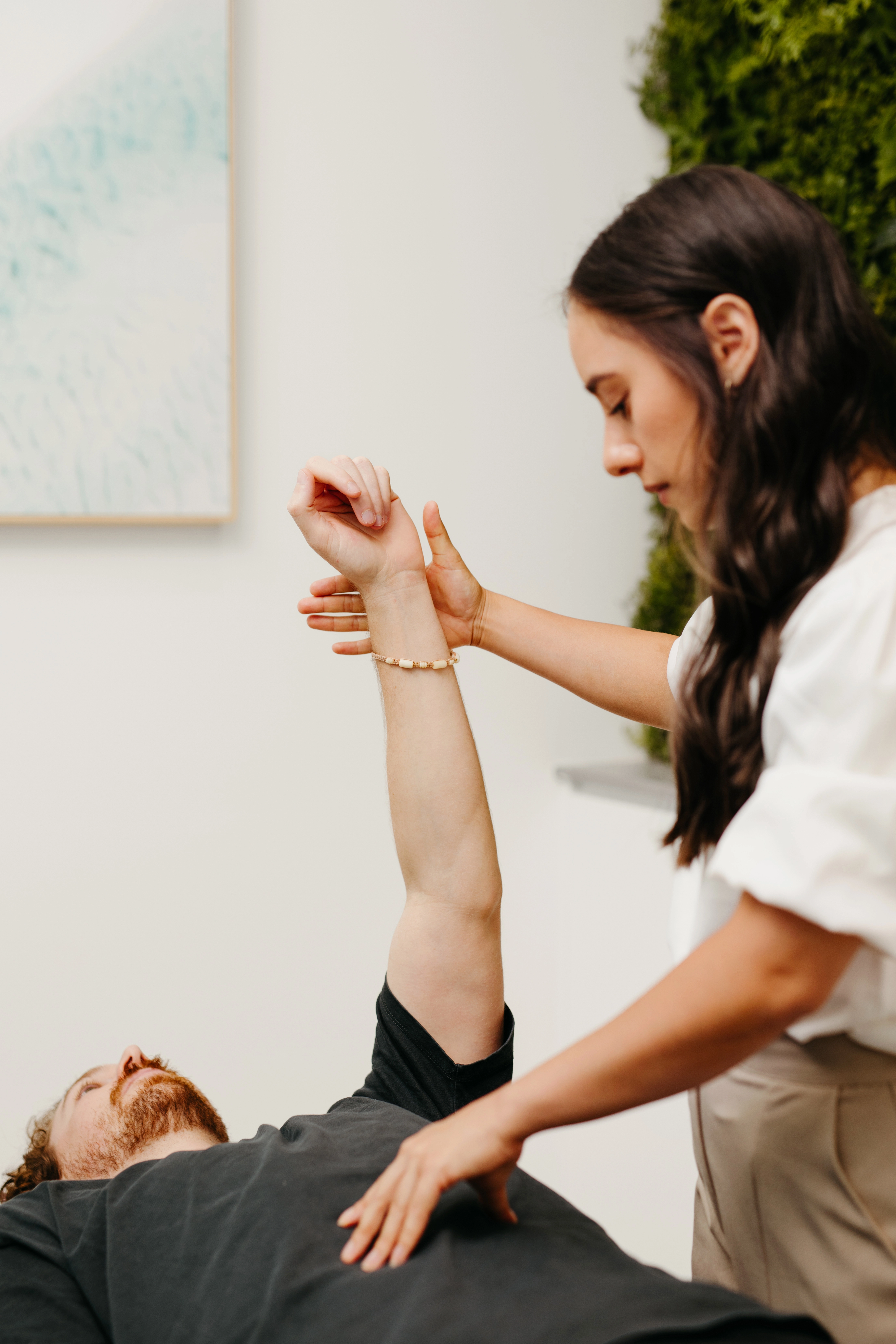 applied-kinesiology-muscle-testing-hannah-luminance-health